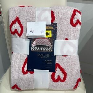 Rachel Rachel Roy White & Red Hearts Reversible Feather Knit TWIN Blanket